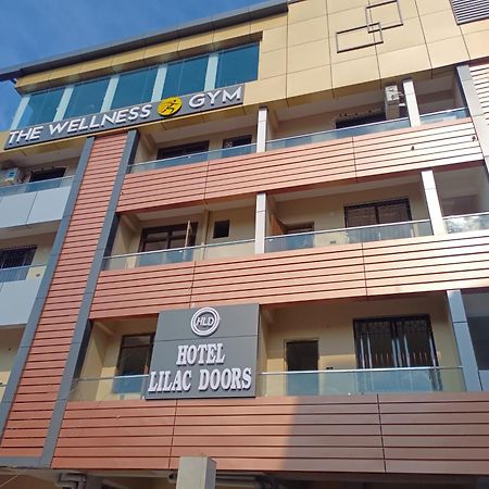 Hotel Lilac Doors Patna  Dış mekan fotoğraf