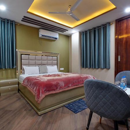 Hotel Lilac Doors Patna  Dış mekan fotoğraf
