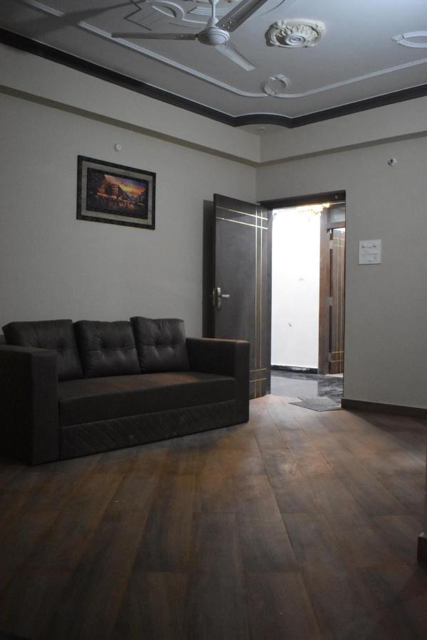 Hotel Lilac Doors Patna  Dış mekan fotoğraf