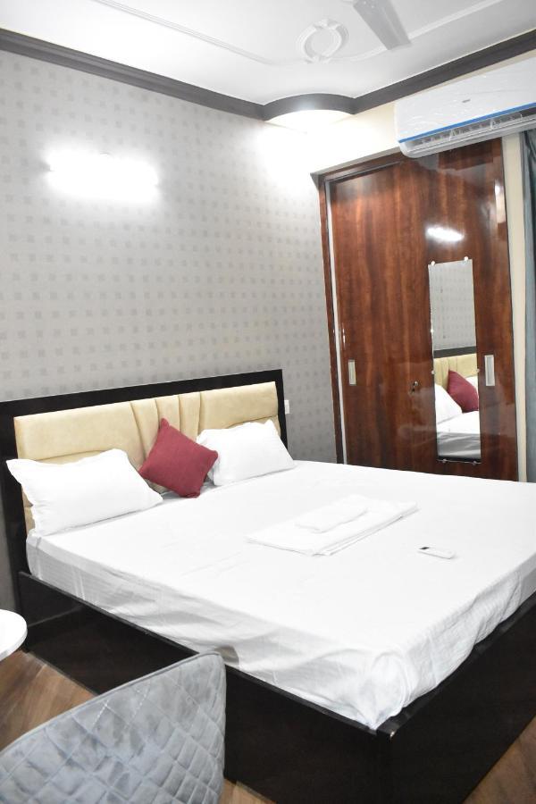 Hotel Lilac Doors Patna  Dış mekan fotoğraf