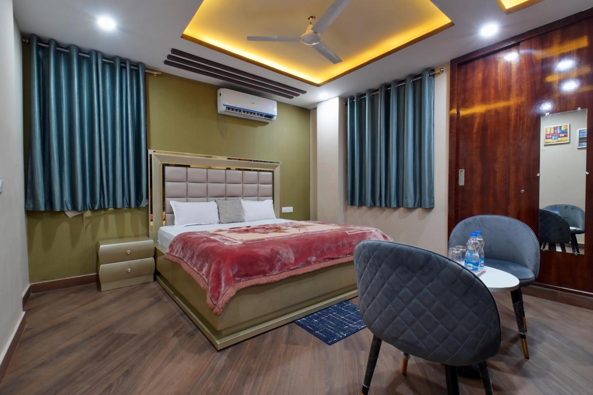 Hotel Lilac Doors Patna  Dış mekan fotoğraf
